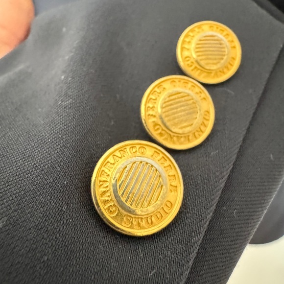 Mazzoni Navy Blue Blazer, 100% wool shell, 42R, Italian fabric with gold buttons - Picture 7 of 8